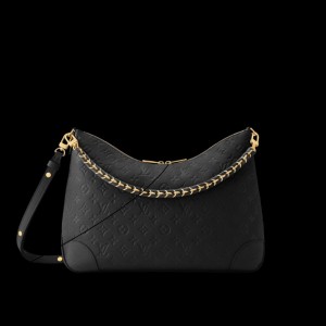 The classic Boulogne handbag is upscaled for the season in this capacious GM size, perfect for carrying a laptop and other essentials